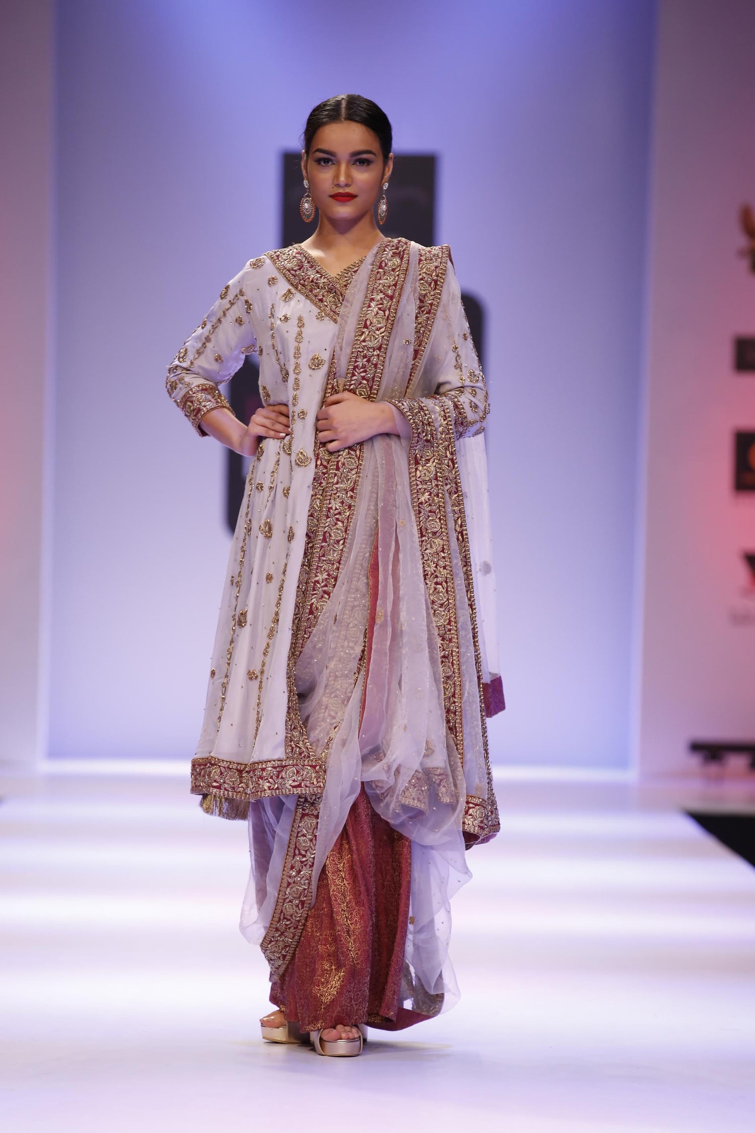 GREY ANARKALI STYLE KHADADUPATTA